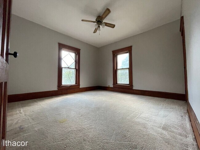 Building Photo - 3 br, 1 bath House - 4 Pendleton St