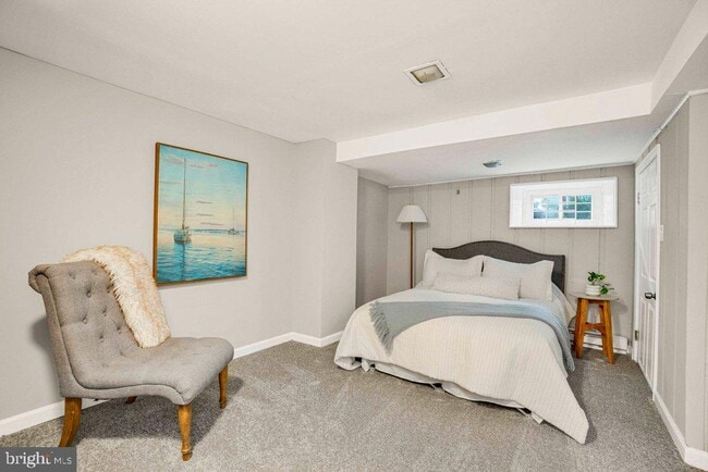 Building Photo - 3321 Elm Ave