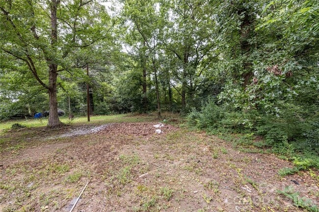 Building Photo - 627 Colston St