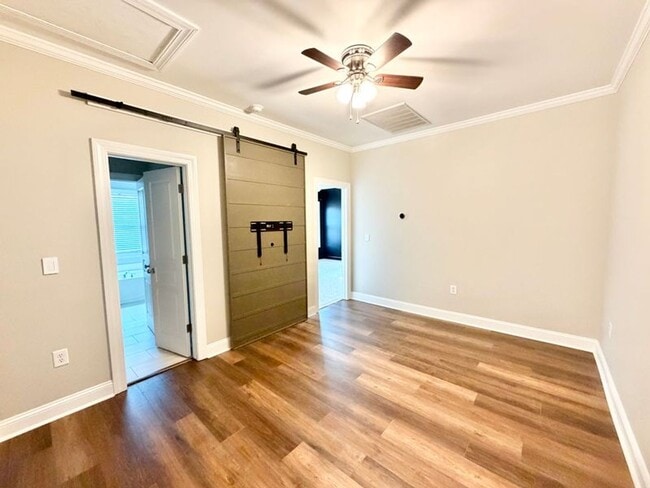 Building Photo - Comfort & Convenience: 3BR End-Unit Townhome in Pooler