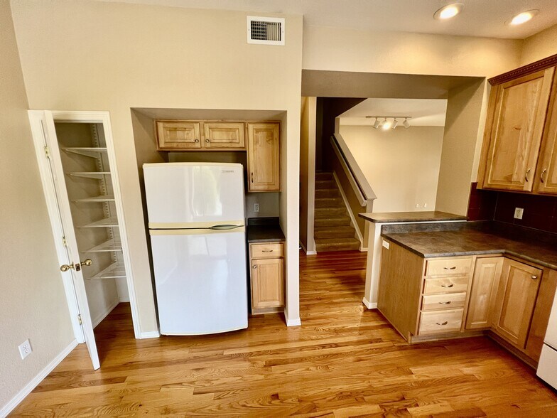 Building Photo - 6502 Silver Mesa Dr