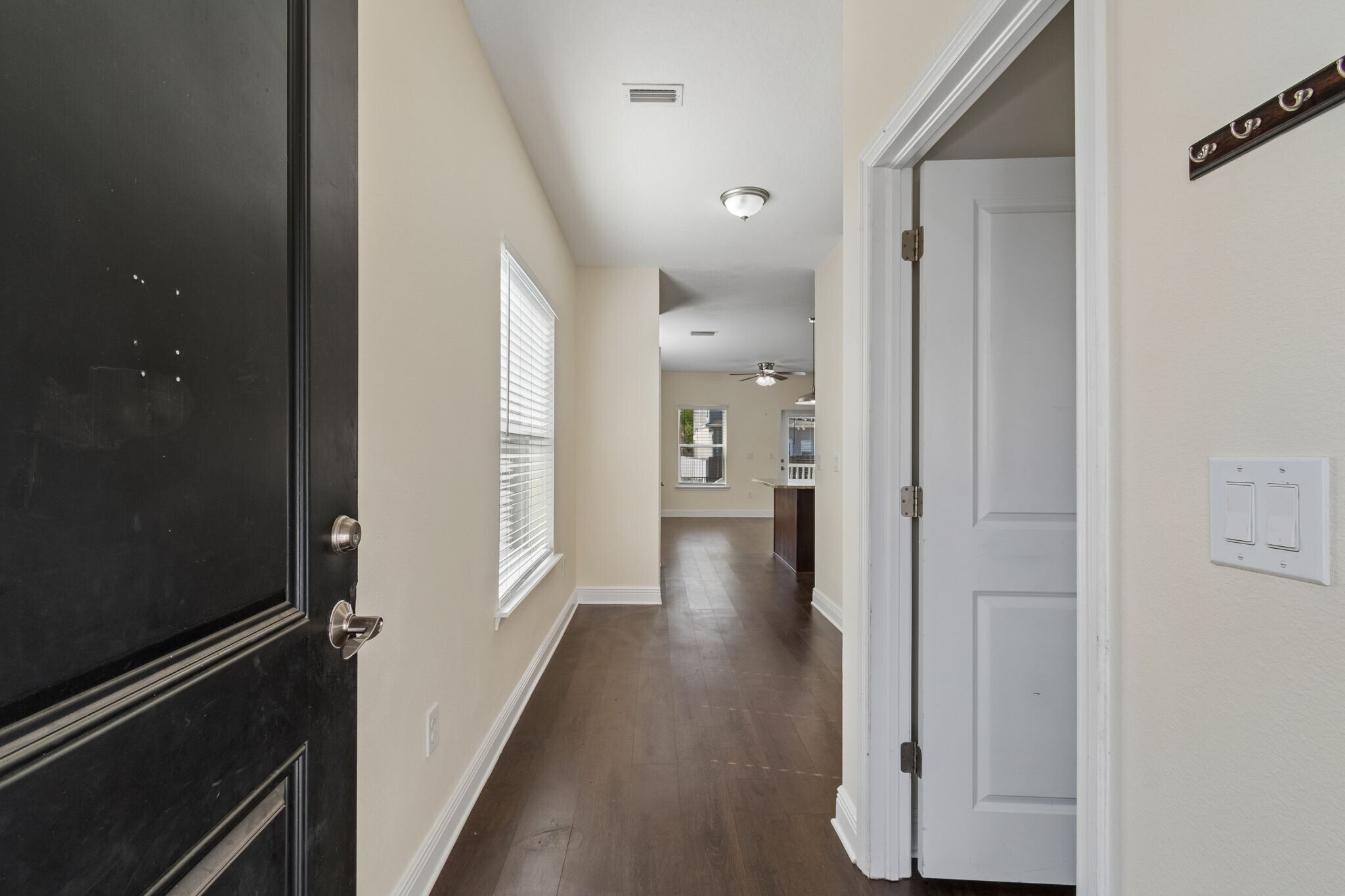 Building Photo - 2322 W Chestnut St