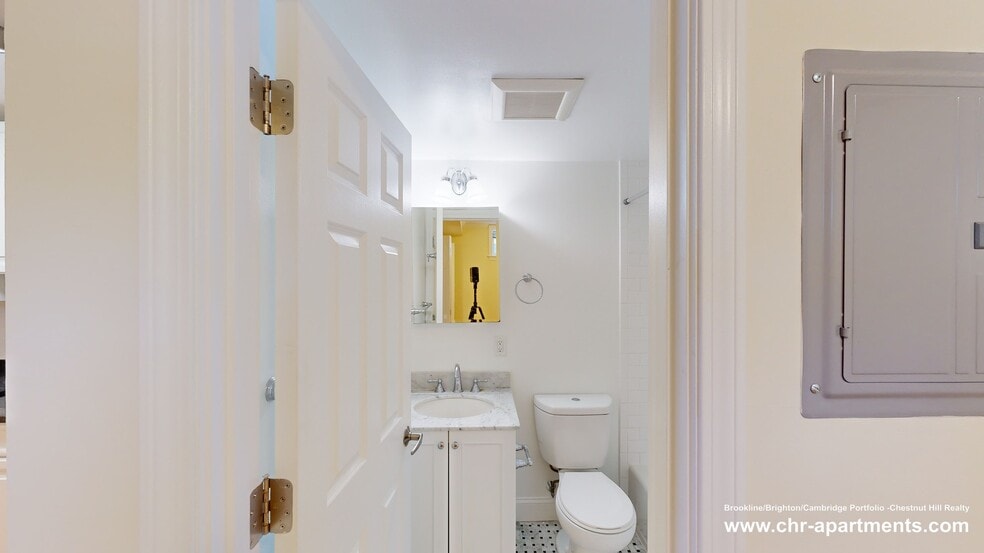 Building Photo - 3 Langdon St