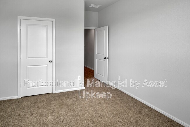 Building Photo - 5504 Gold Pond Dr