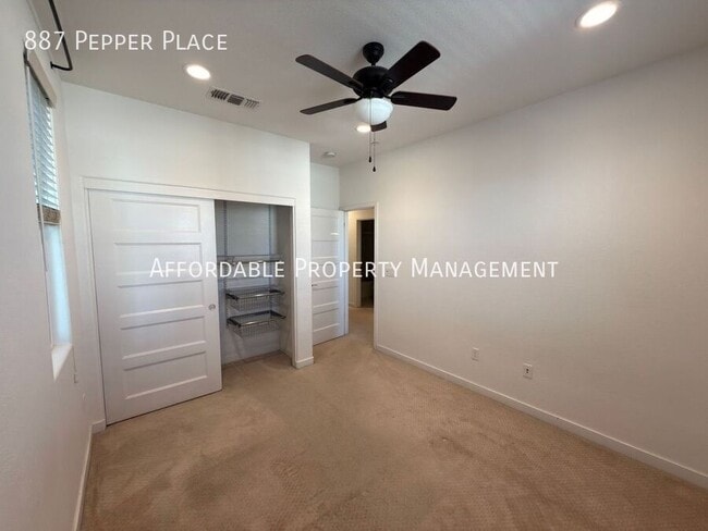 Building Photo - 887 Pepper Pl