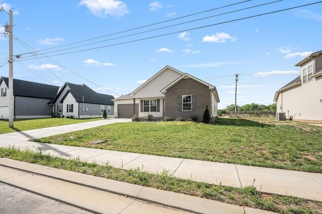 Building Photo - 107 Meadowbrook