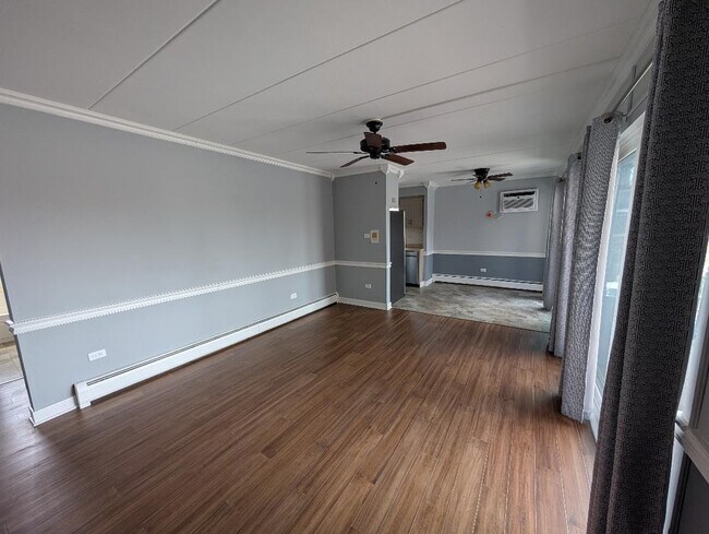 Building Photo - 4752 W 101st St
