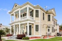 Building Photo - 2901 Lepage St