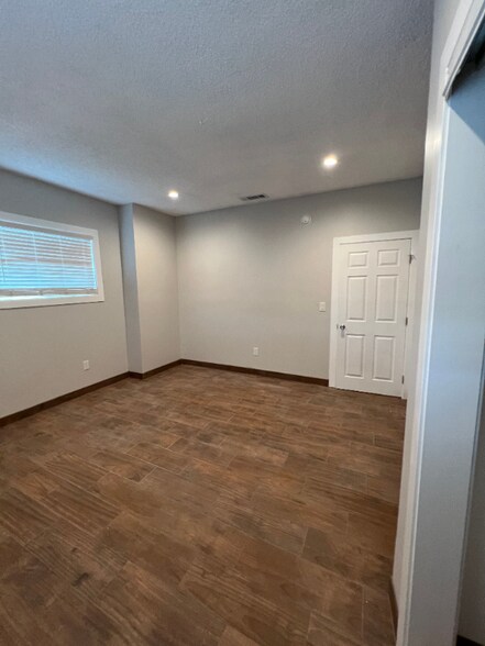 Building Photo - 6112 San Pedro St