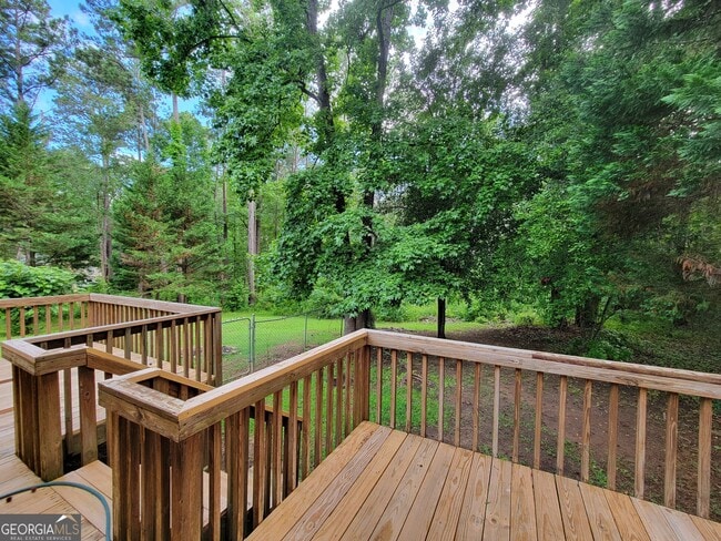 Building Photo - 104 Denhaven Dr