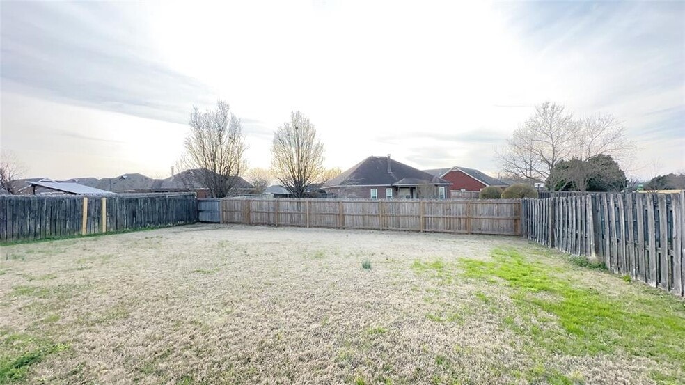 Building Photo - 1312 Hallwood Ln