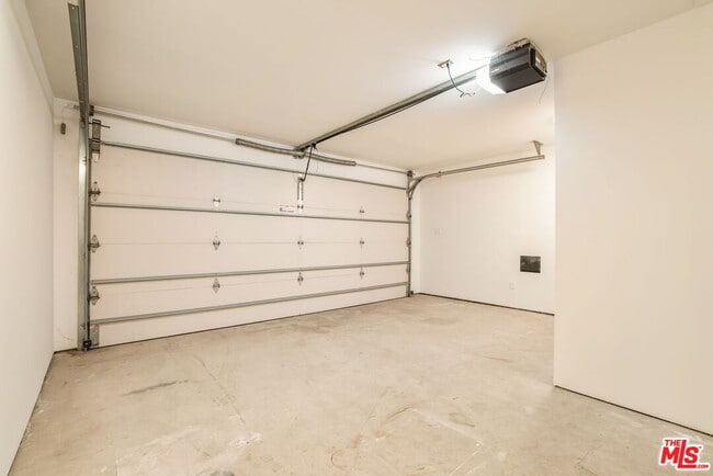 Building Photo - 2228 Prospect Ave