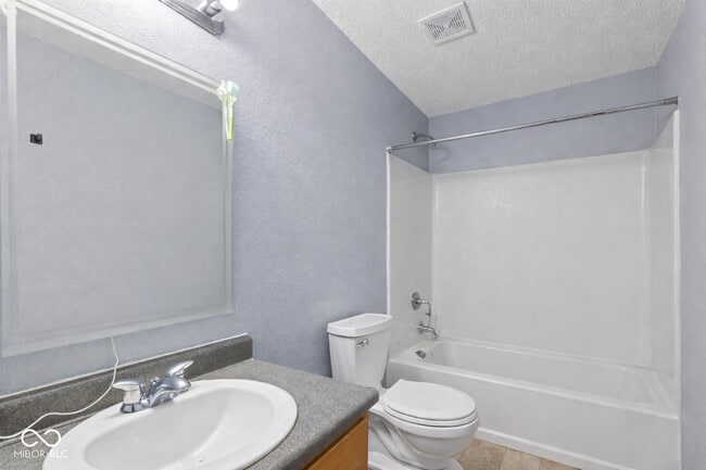 Building Photo - 2230 Cedarmill Dr