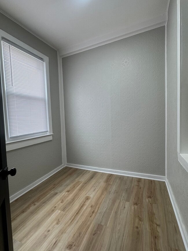 Building Photo - 1807 S 49th Ct