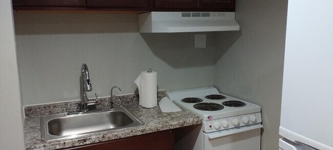 Building Photo - 1876 Princeton Ave