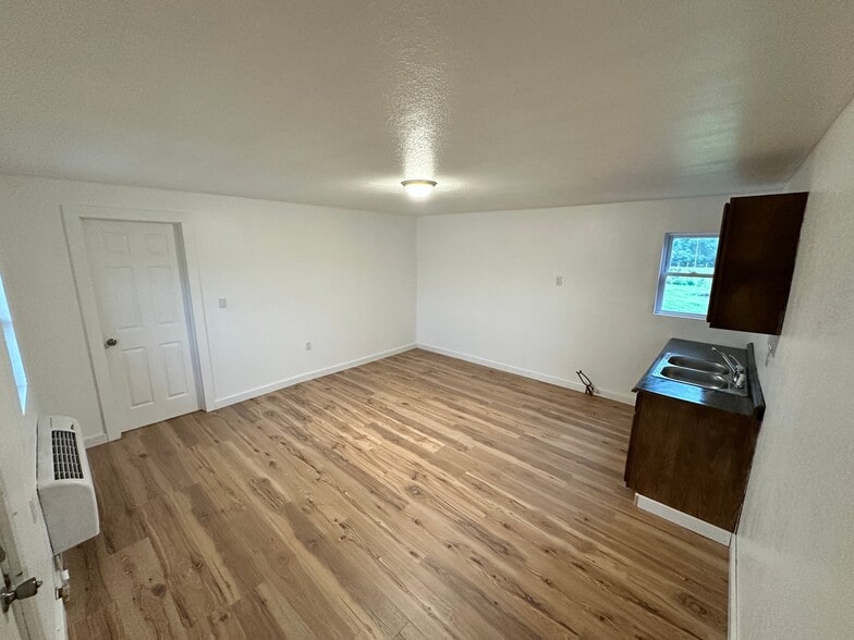 Building Photo - 23276 US-36