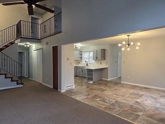 Building Photo - Spacious 4-bedroom, 2-bathroom contemporary home is available for rent