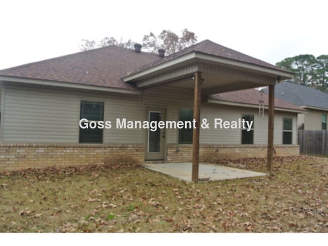 Building Photo - 1111 Heights Rd