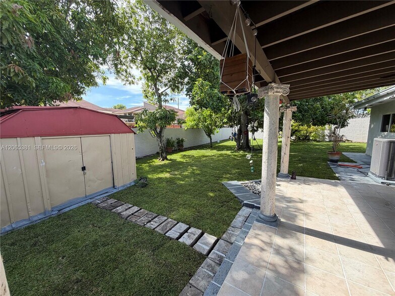 Building Photo - 3613 SW 112th Pl