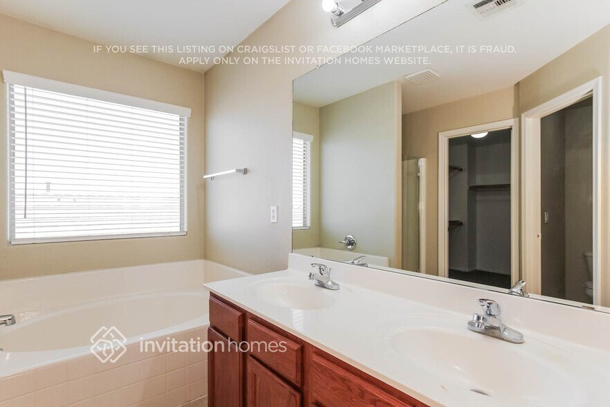 Building Photo - 7715 S 25th Ave