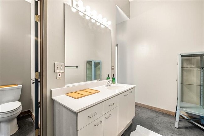 Building Photo - 426 Marietta St NW