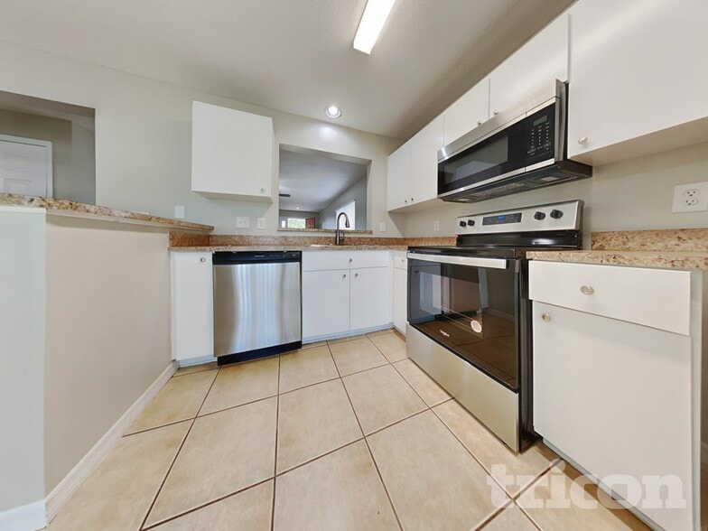 Building Photo - 32437 Fish Hook Lp