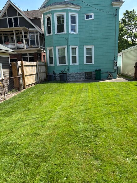 Backyard - 742 Richmond Ave