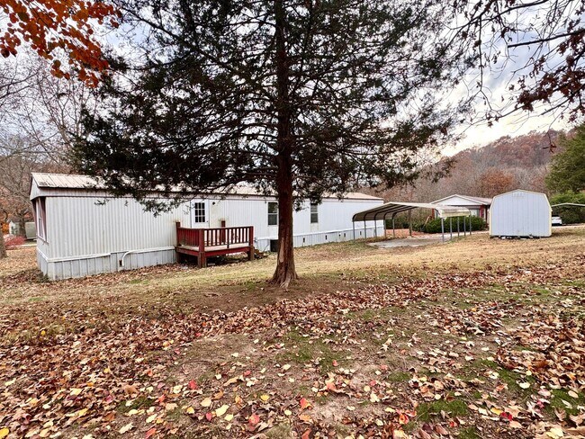 Building Photo - 3/2 Split Floor Plan!