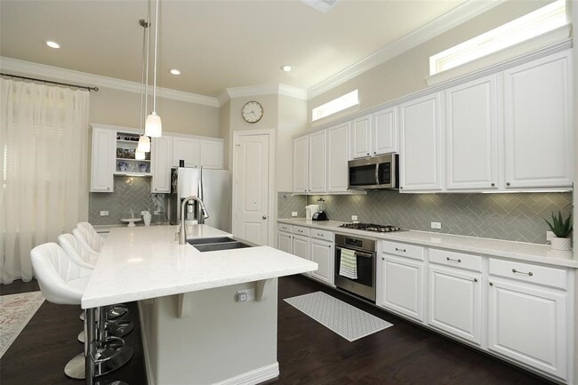 Building Photo - 13426 Stoneleigh Terrace Dr