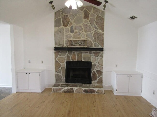 Building Photo - 1106 Westwood Pl SW