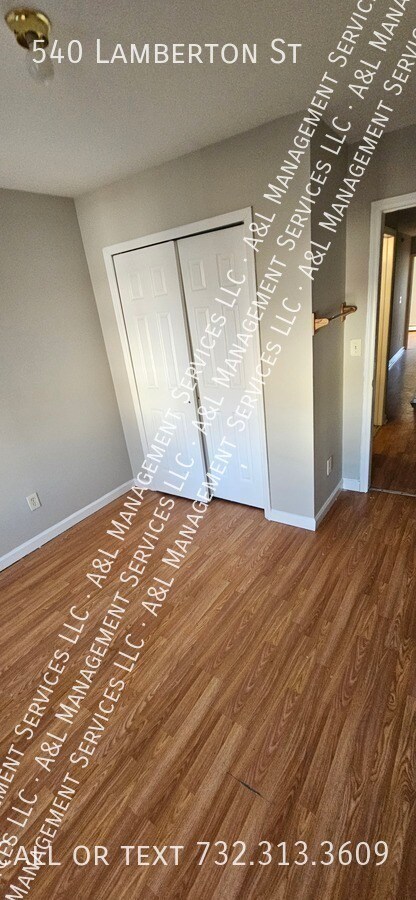 Building Photo - 540 Lamberton St