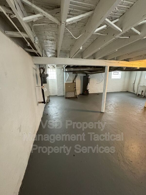 Building Photo - 12713 Rexwood Ave