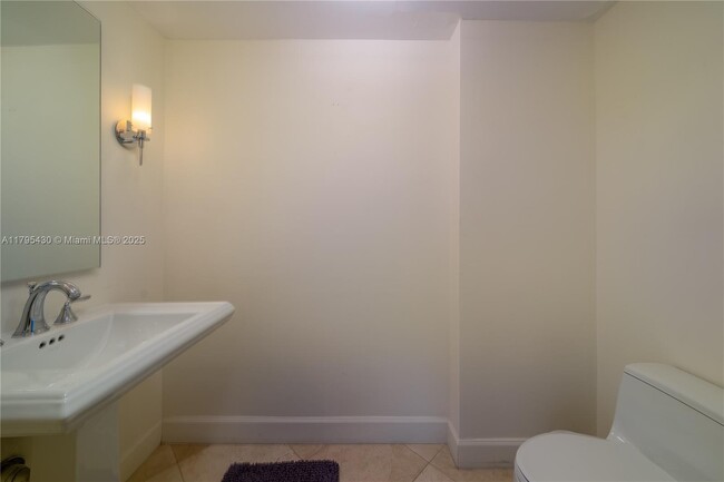 Building Photo - 3400 SW 27th Ave