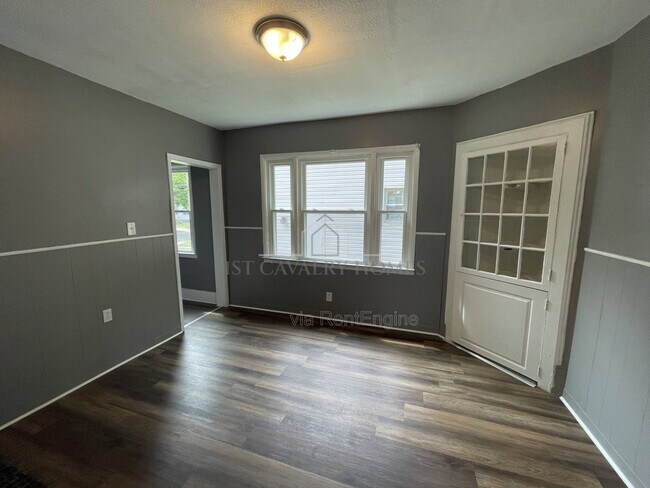 Building Photo - 730 Noble Ave