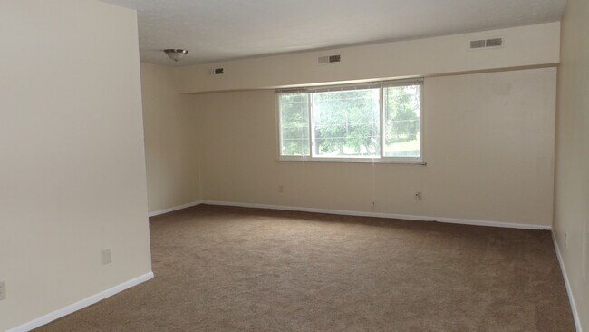 Building Photo - 901 Silver Meadows Blvd