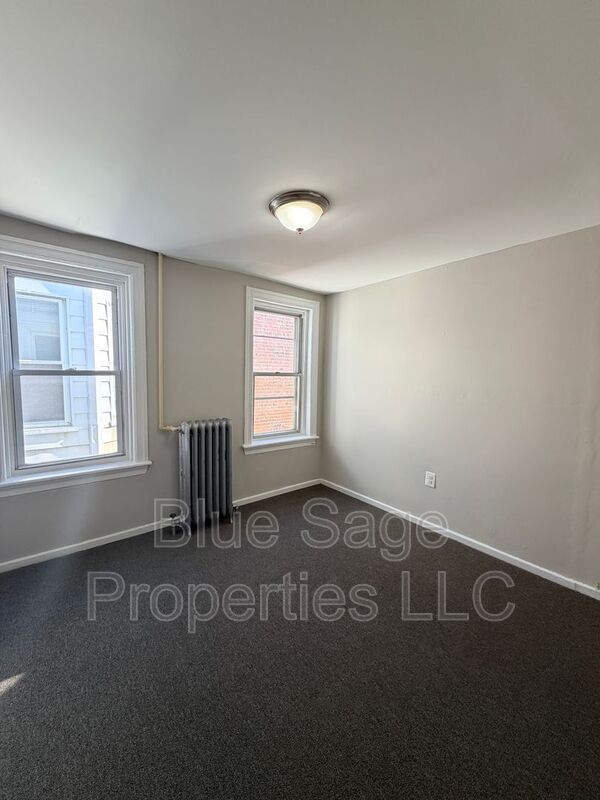 Building Photo - 425 Pusey Ave