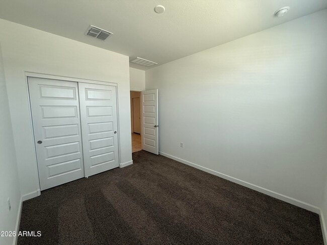 Building Photo - 2474 W Sable Ave