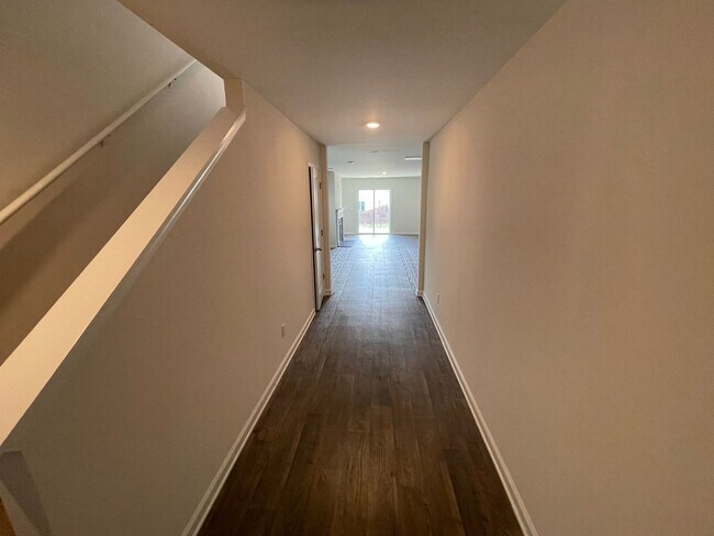 Building Photo - Complimentary Rent for a July ONLY Move in...