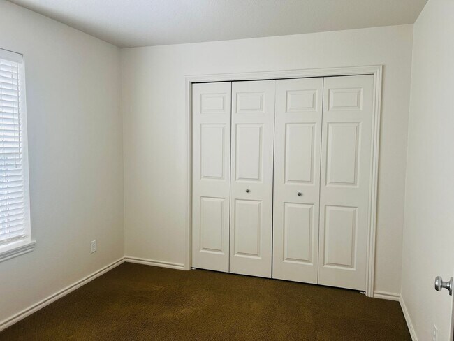 Building Photo - Wilsonville Villebois Community Offers Spacious End Unit Town Home