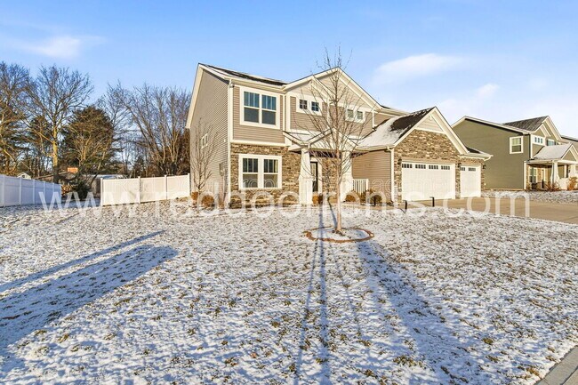 Building Photo - 8276 Sonata Pl