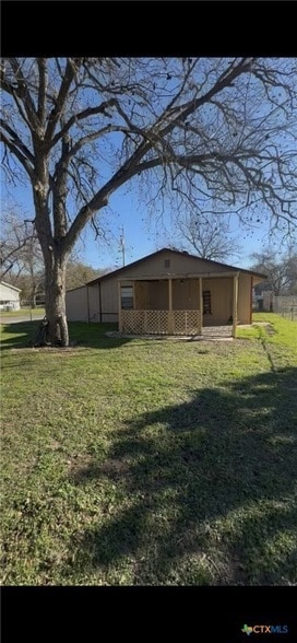 Building Photo - 924 Pecan St