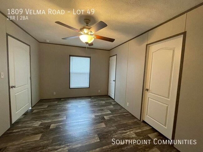 Building Photo - 1809 Velma Rd