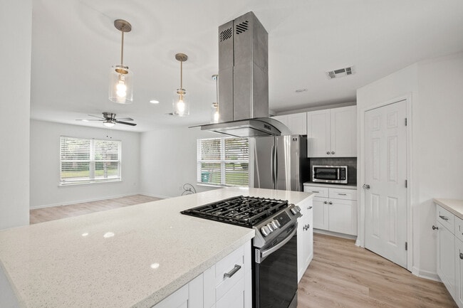 Building Photo - 4106 Gardendale Dr