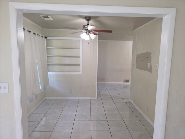 Building Photo - 10315 Carthage Dr