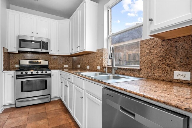 Building Photo - 6914 Grants Hollow Ln