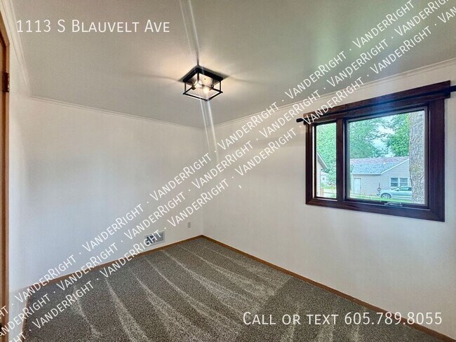 Building Photo - 1113 S Blauvelt Ave