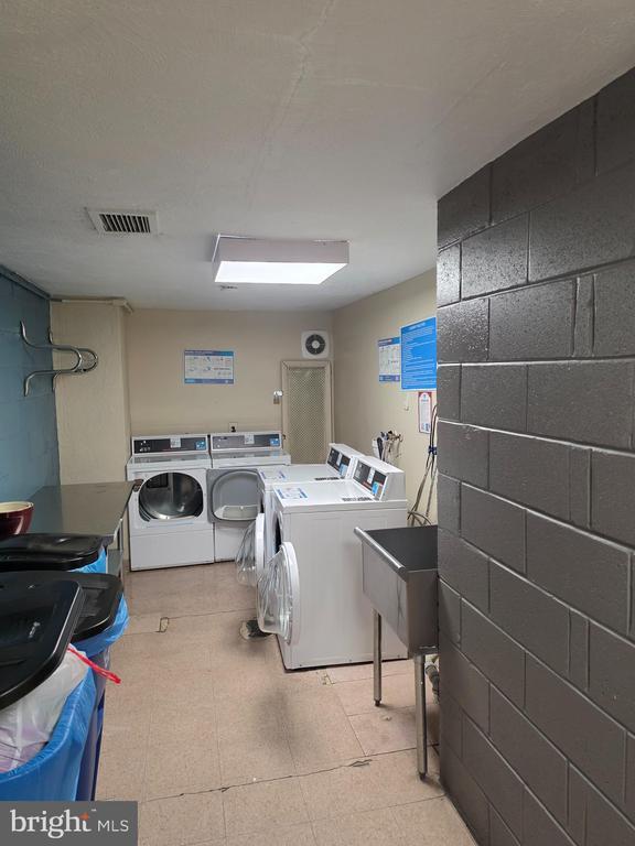 Building Photo - 4600 Duke St