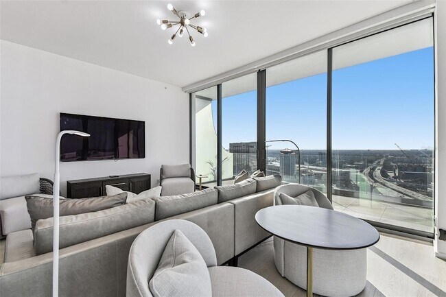 Building Photo - 1000 Water St