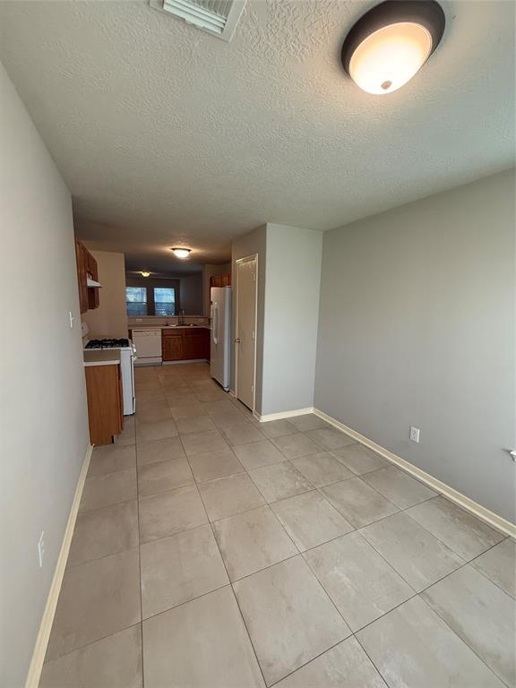 Building Photo - 5010 Woodland Meadows Ln