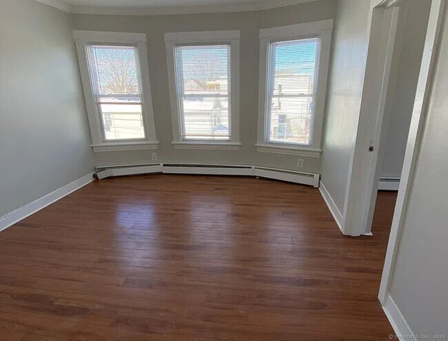 Primary Photo - 1389 Pembroke St